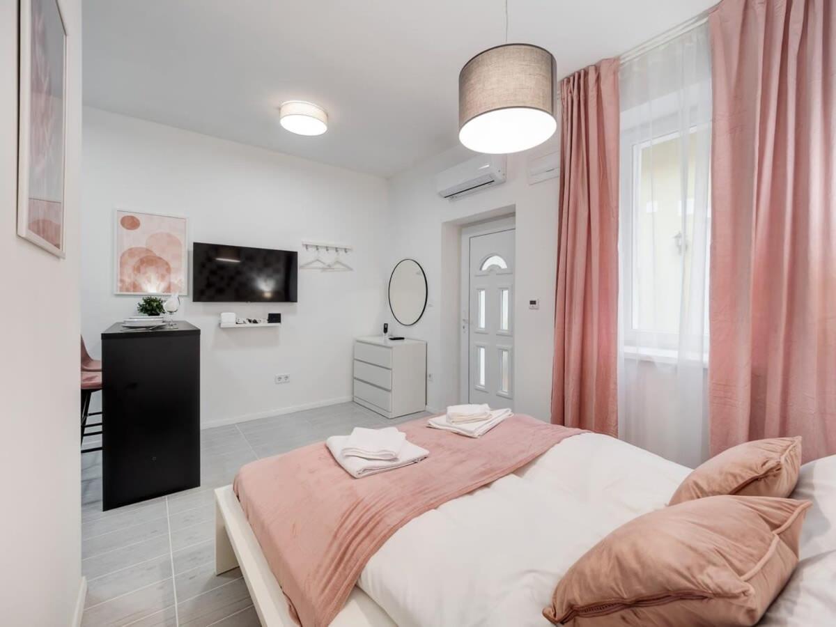 Cute Central Studio With Ac Boedapest Buitenkant foto
